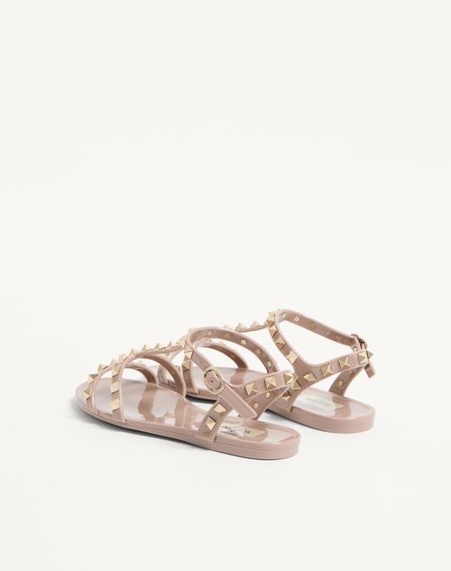 Valentino Garavani - Rockstud Flat Rubber Sandals - Poudre - Woman - Sandals